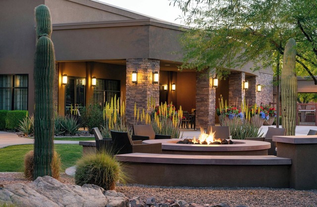 Courtyard Scottsdale Salt River