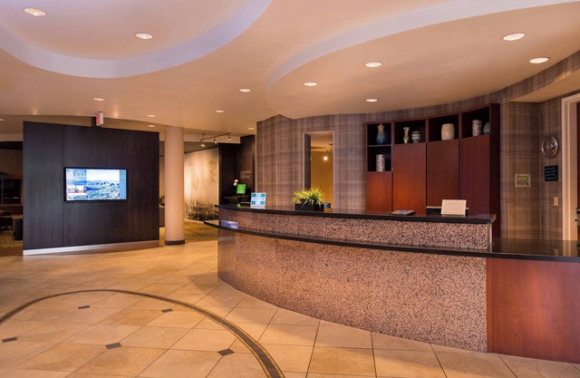 Courtyard Thousand Oaks Ventura County