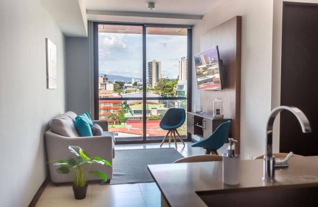 Cozy 1-Bedroom Apartment in Rohrmoser – Prime Location!