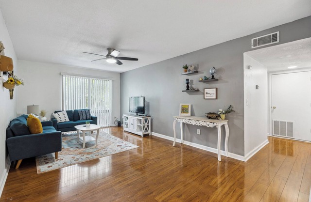 Cozy 1-bedroom condo in next to the hospitals and the university