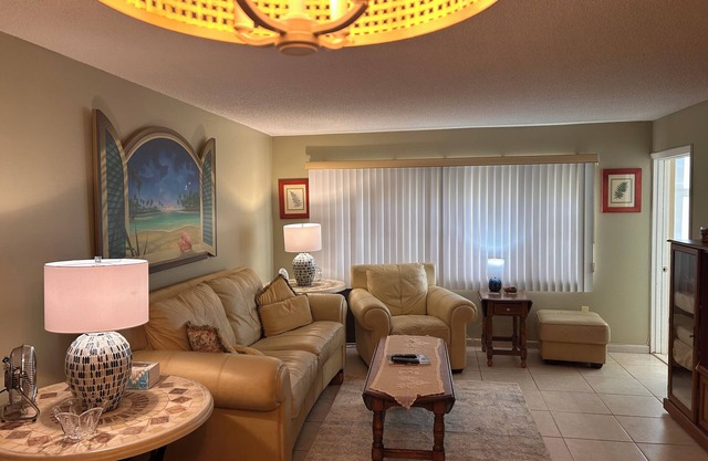 Cozy 1-bedroom condo across the street from Gulfstream Park Casino and Racing.