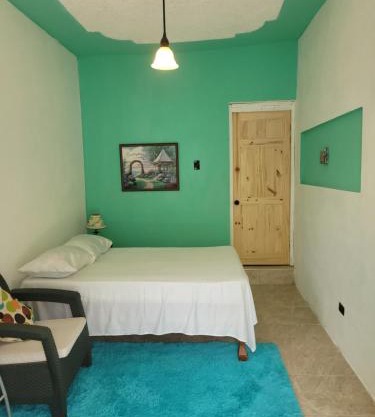 Cozy 1 Bedroom with private parking