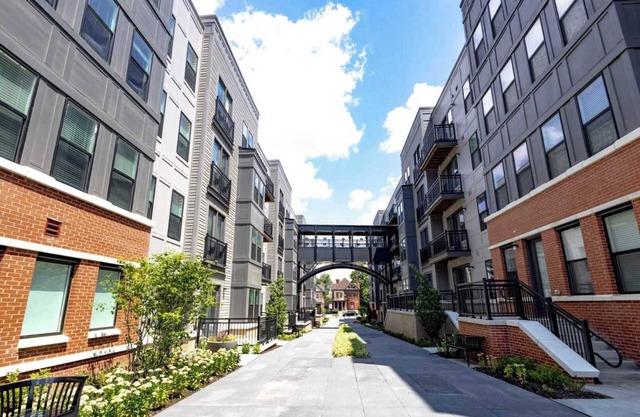 Cozy 10BR/BA combined Apartment Near DT Cincinnati