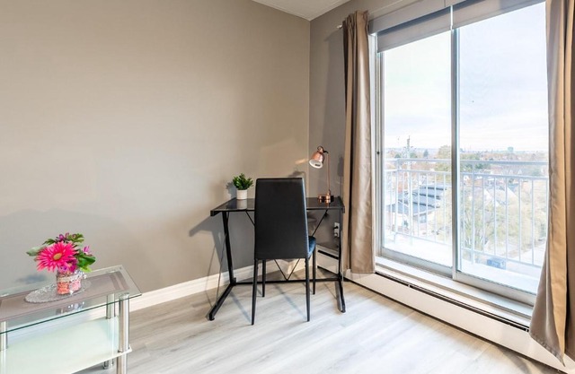 Cozy 1BR Apt w King Bed - Close to Downtown