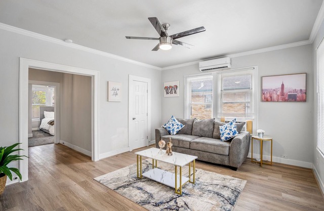 Cozy 1BR Near Downtown & EaDo Perfect for Long Stays