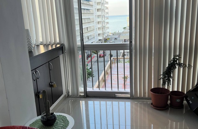 Cozy 2-bedroom apartment in beautiful Rodadero with WiFi, AC