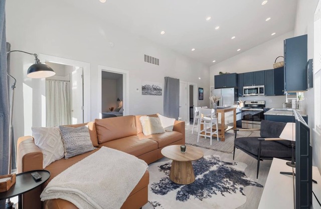 Cozy 2bd Close to Downtown Driggs (walkable)