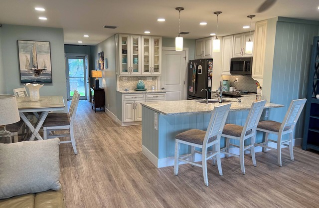 Cozy 2BR 2.5BA Deerfield Beach Getaway in a quiet gated community