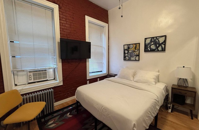 Cozy 2BR Apt in LES/Steps to Soho&Chinatown