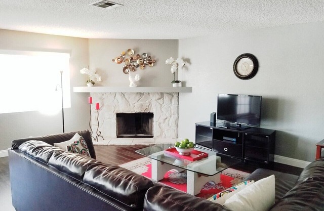 Cozy 2Br Condo 10 min away from the strip by Summerlin