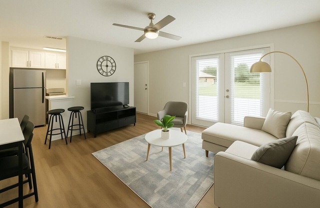 Cozy 2BR Family Duplex Near Parks & Shopping!