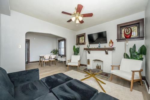Cozy 2BR St. Louis Convenient Loc. Near Downtown