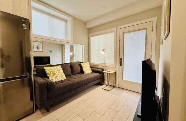 Cozy 2BR Suite, Private & Quiet!