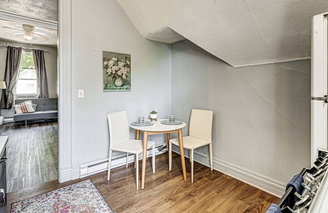 Cozy 2nd floor apartment