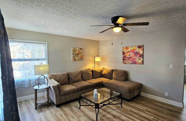 Cozy 3-Bdrm Home w/NEW bathrooms, Game Rm, Yard & Fast WiFi DOG friendly