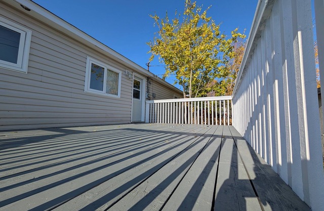 Cozy 3-bed, 1.5-bath house with two decks and ample parking