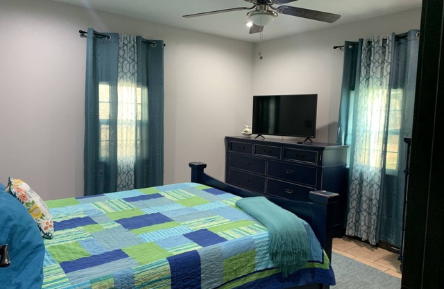 Cozy 3 Bedroom 2 Bath Duplex Unit a