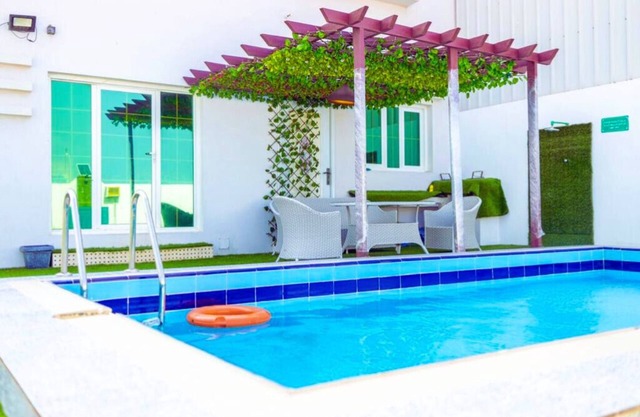 Cozy 3-bedroom Chalet in charming Ras Al Hadd with private swimming pool