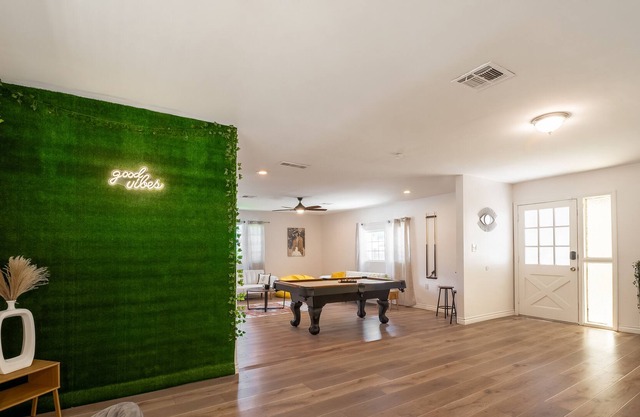 Cozy 3B/2B home w/ Insta-worthy billiard table near Disneyland, Beaches, & more!