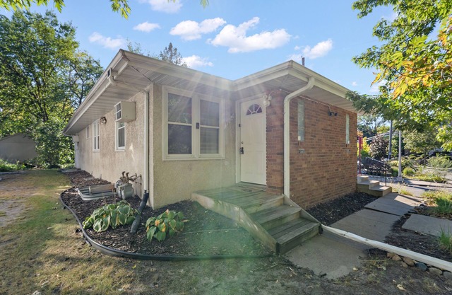 ✨Cozy 3Bd/2Ba | 10 min to Downtown Minneapolis & 5 min to U of Minnesota✨
