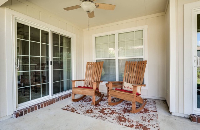 Cozy 3BR home near Doctor's Lake/Fleming Island/Fenced Yard