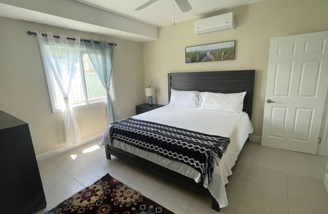 Cozy 3BR Villa/Pool-25 min from Center of Mobay!