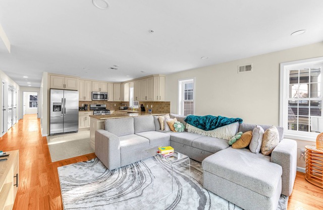 Cozy 3BR with Easy Access to NYC, Seton Hall + American Dream Mall