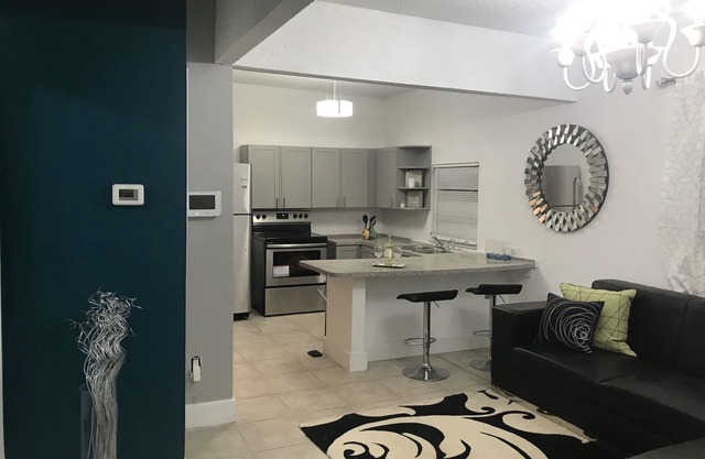 Cozy 4 Bdrm 2Bath Home close to Design District, Wynwood #ArtBasel #MiamiBeach