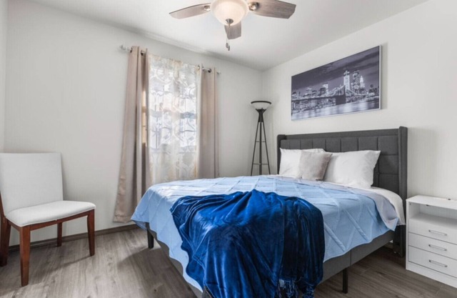 Cozy 4-Bedroom Ranch ideal for extended stays