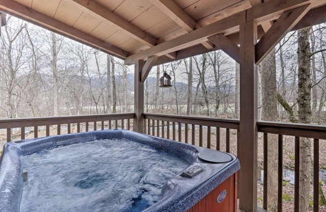 Cozy `American Dream` Cabin w/Hot Tub, Loft & BBQ!