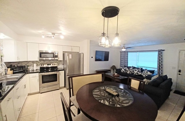 Cozy and Beautiful Home. When booking 1 week or more ask about our discount.