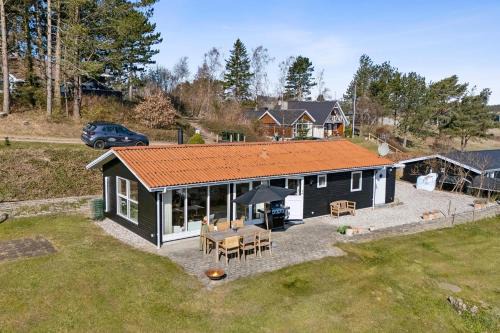 Cozy And Child-Friendly Cottage In A Scenic Area