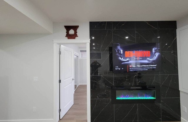 Cozy and Modern Suite - Your Home Away from Home!