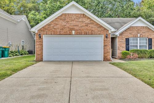 Cozy and Spacious Spring Hill 3BR 2bath Home