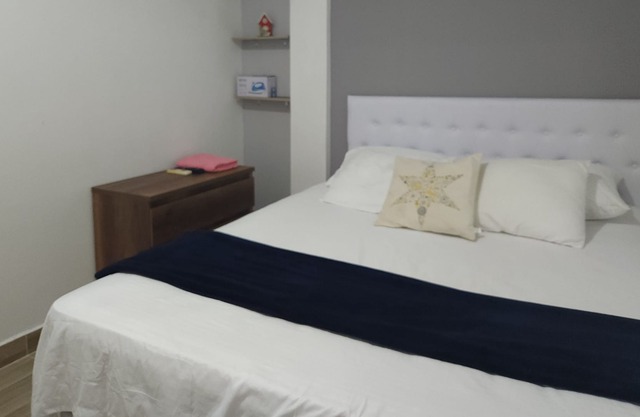 Cozy apartment (203) in residential complex. 10 mins to downtown n beach by car