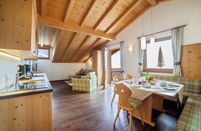 Cozy apartment 'Gassbauerhof Ober' with Balcony, Mountains Views & Wi-Fi
