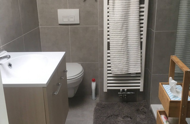 Cozy apartment in fantastic Oostende with WiFi, AC