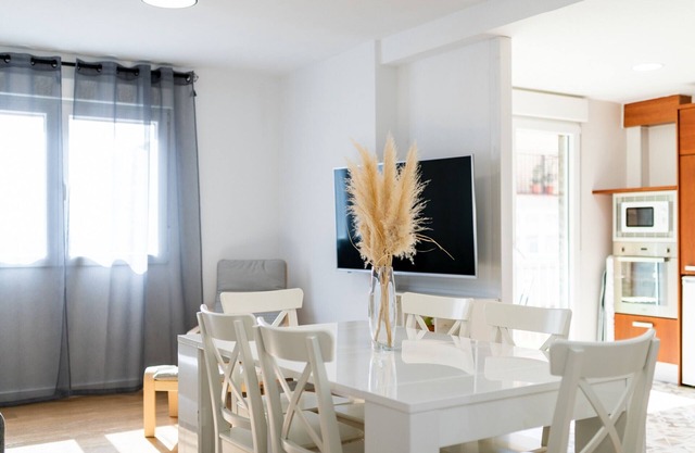 Cozy apartment in Granada, central location, close to Alhambra, WiFi, quality beds, 3 bedrooms