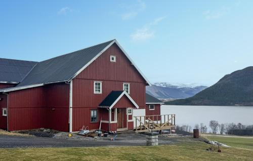 Cozy Apartment In Malmefjorden