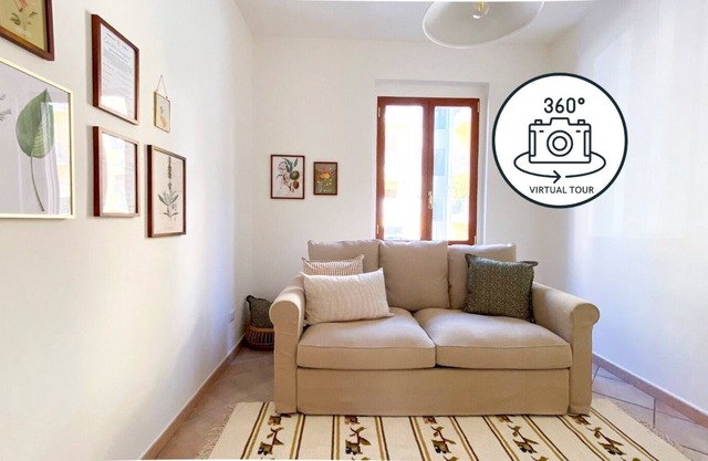 Cozy apartment just steps away from city center