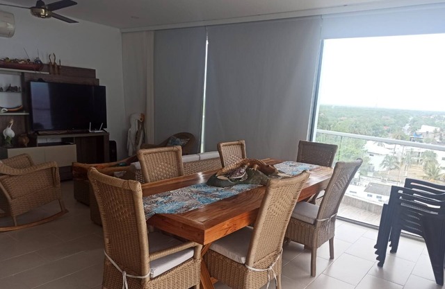 Cozy Apartment: Pool and Ocean Front. Apt 603 Edif. Fontaine Bleu, Coveñas