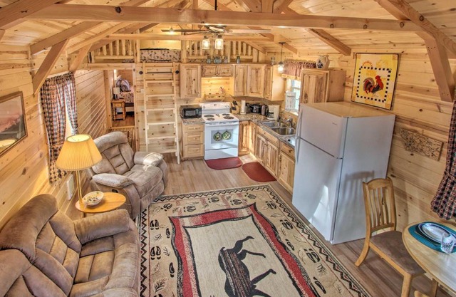 Cozy Augusta Cabin with Grill - Walk to Main St