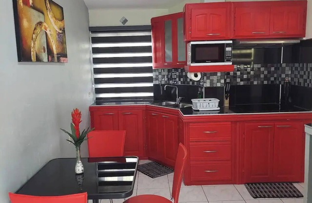 Cozy B&B in small gated San Juan community