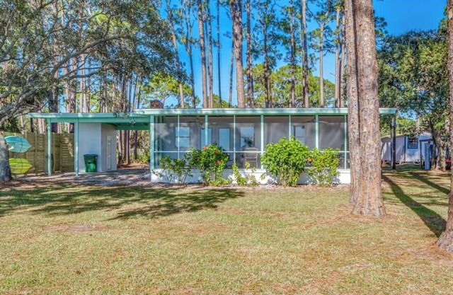 Cozy bayfront farmhouse!