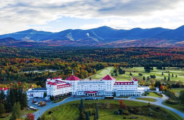 Cozy Bretton Woods Townhome, 1 Gig Wifi, Views Next Door to Mt Washington Resort