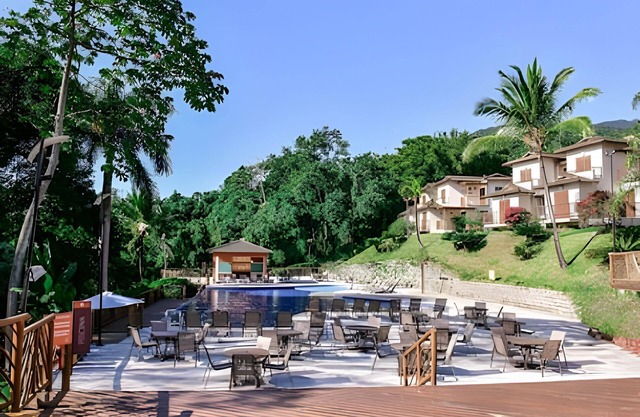 Cozy Bungalow with Hot Tub in Ilhabela