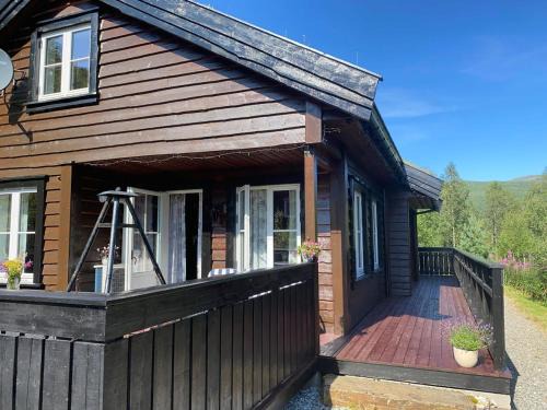 Cozy cabin in Eikedalen