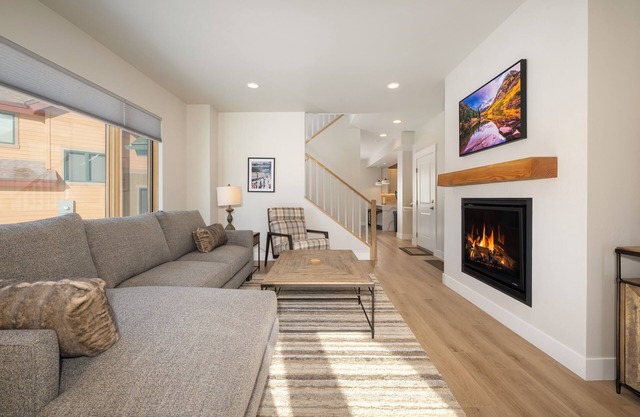 Cozy cabin near Winter Park w/fireplaces