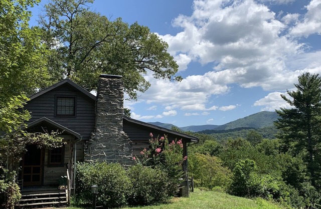 Cozy Cabin with Incredible Views
