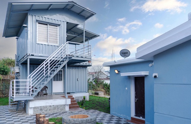 Cozy capsule with mountain views 2bhk - Epass Support